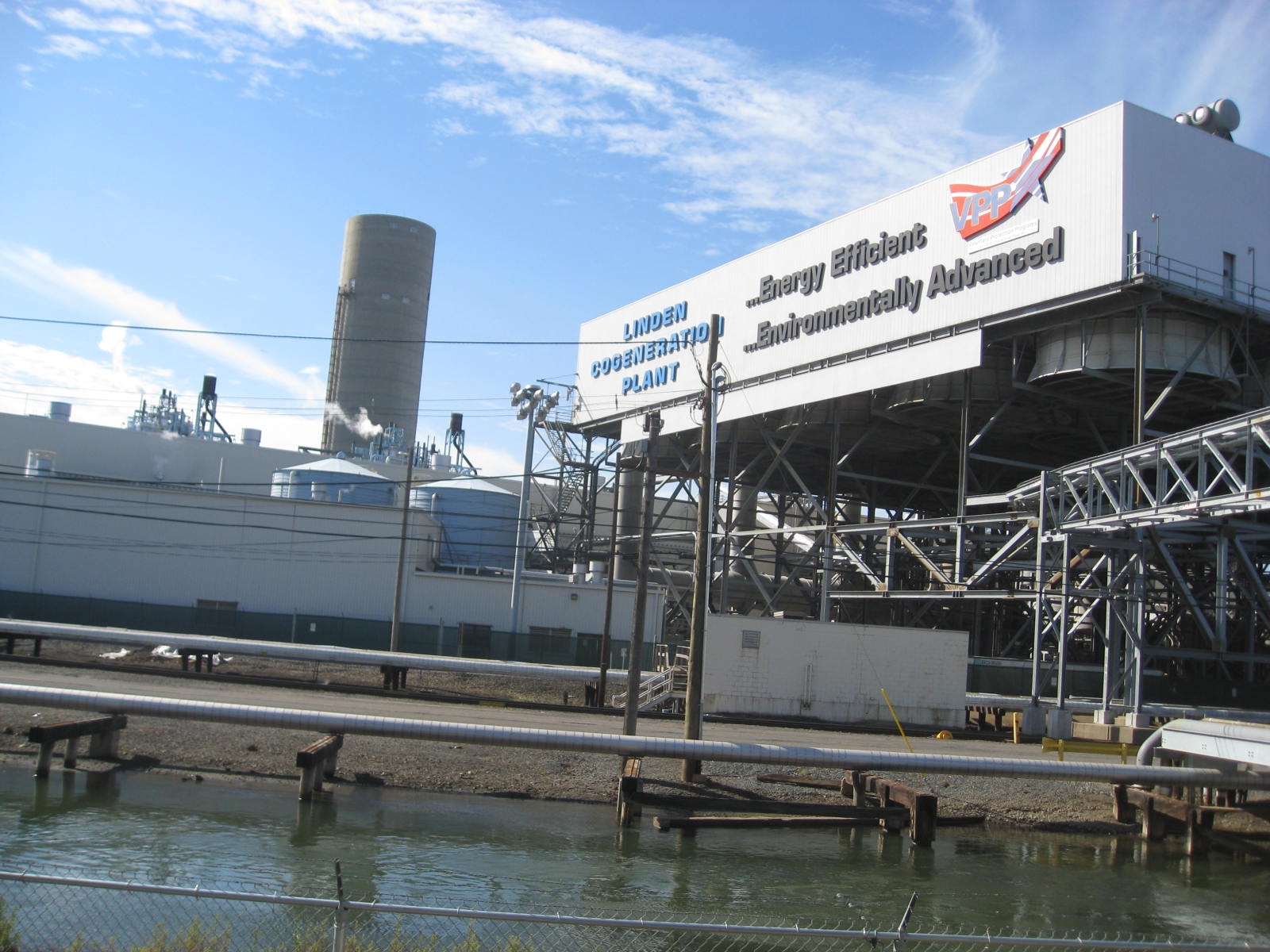 GE Energy Financial Services’ 900-megawatt Linden cogeneration power plant; source: ge.com