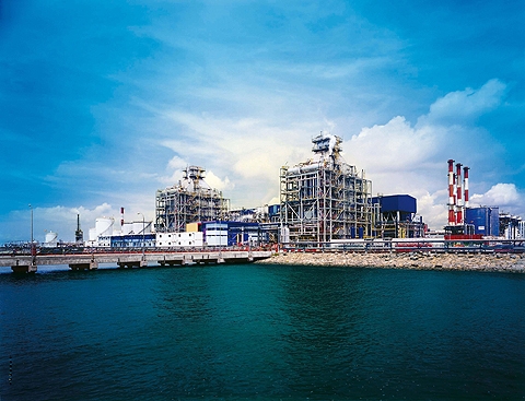 Singapore's first co-generation plant of 815 MW on Jurong Island