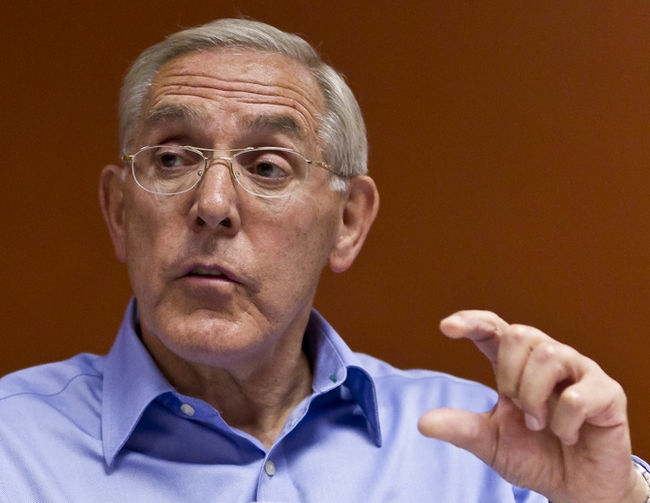 Ontarios' energy minister, Bob Chiarelli
