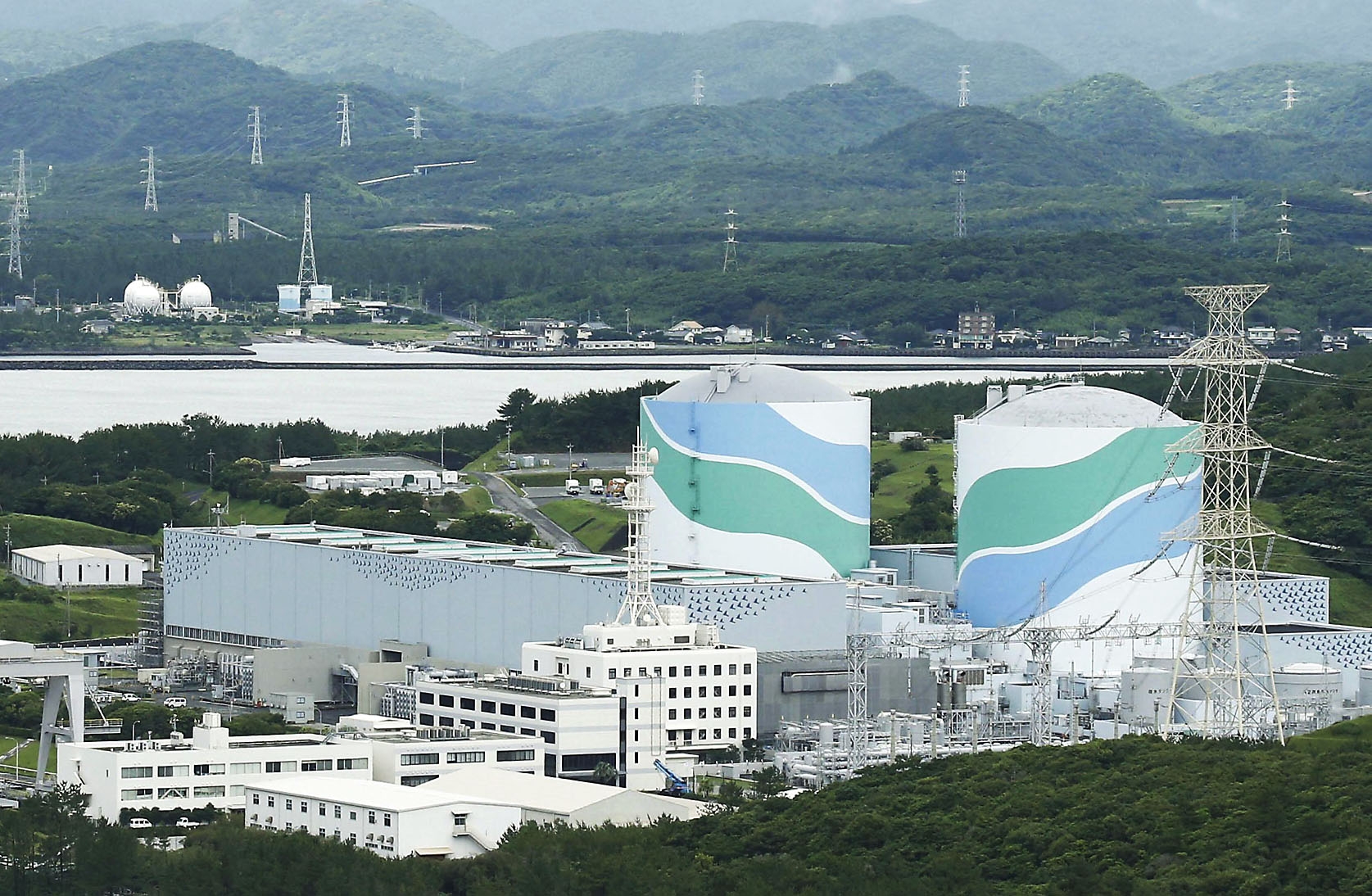 Kyushu Electric's two-reactor Sendai plant (2x890MW)
