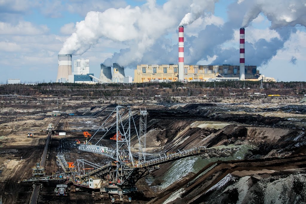Poland's Bełchatów power station, Europe's largest coal-fired plant