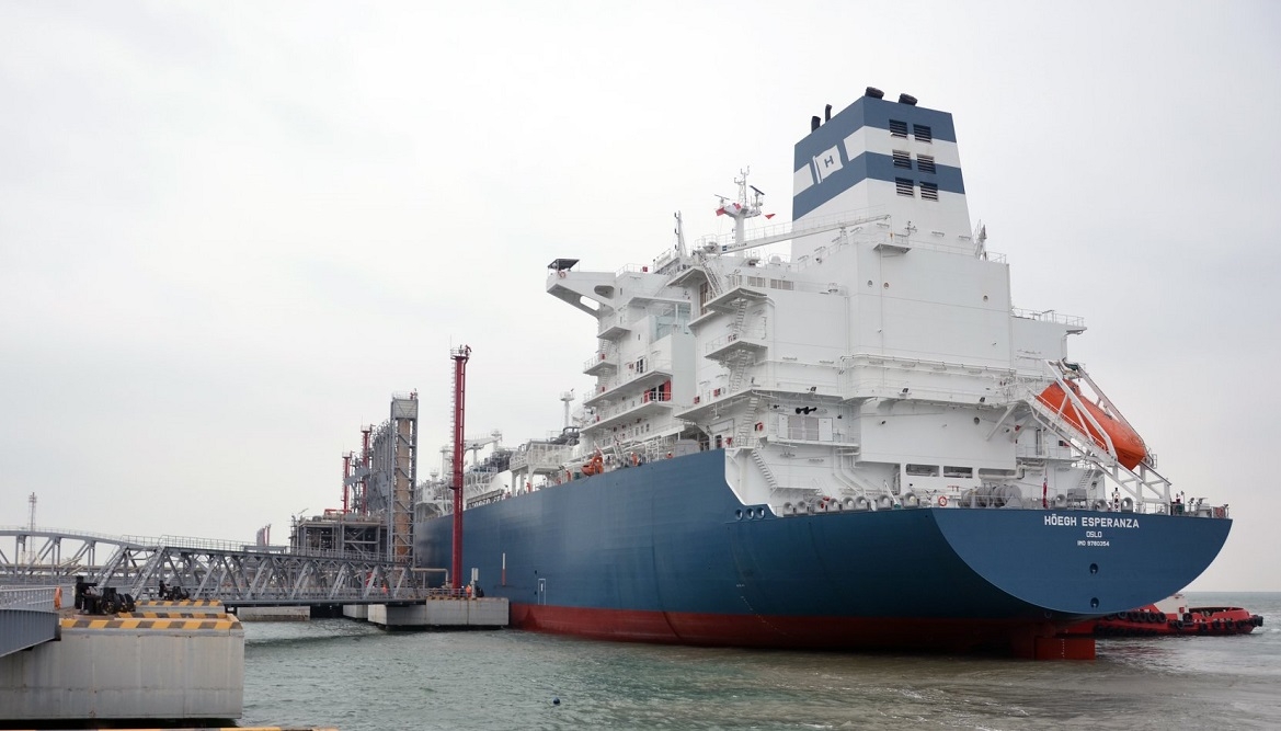 Höegh Esperanza is currently moored in at CNOOC’s LNG terminal in Tianjin, China.