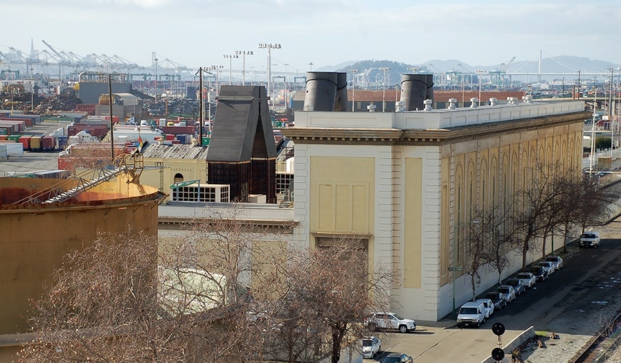 PG&E's Oakland peaking plant