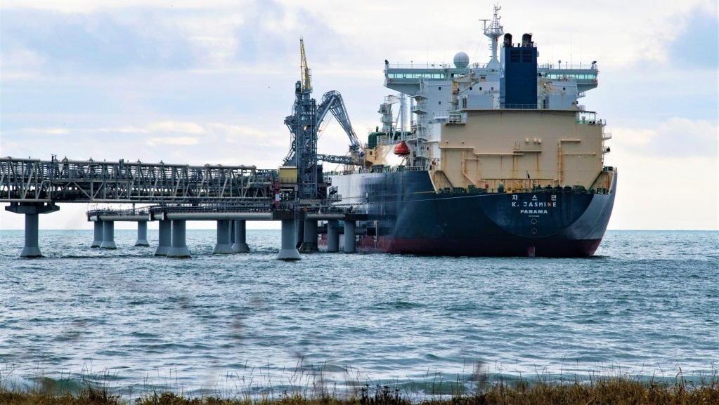 LNG being loaded onto carrier at Sakhalin II