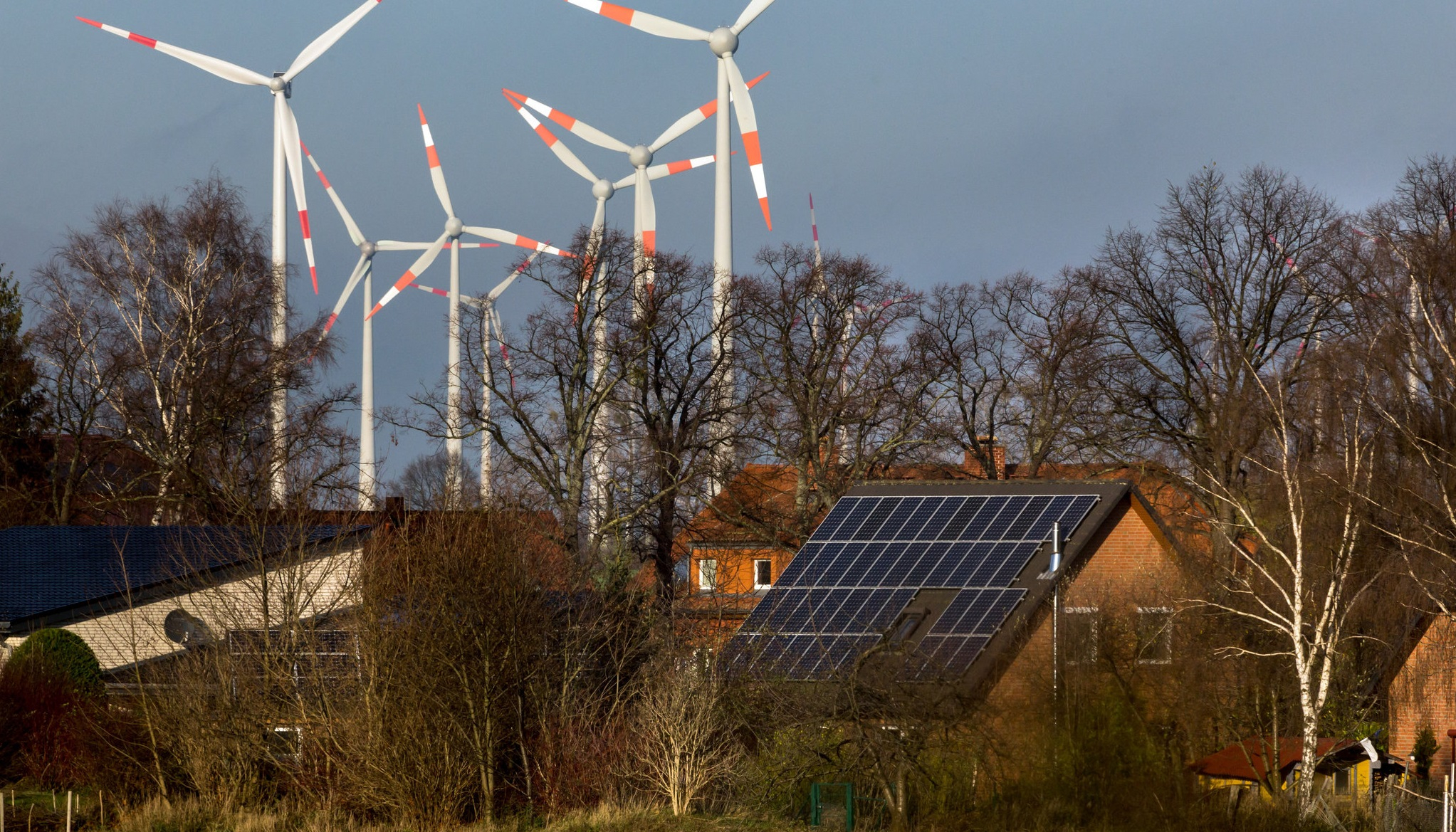 Onshore wind and solar PV on German rooftops