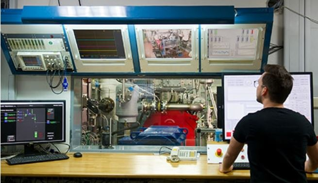 Test bench running an Otto engine on hydrogen at TU Munich