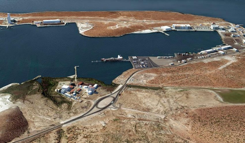 Site of Pichilingue LNG, under construction north of La Paz