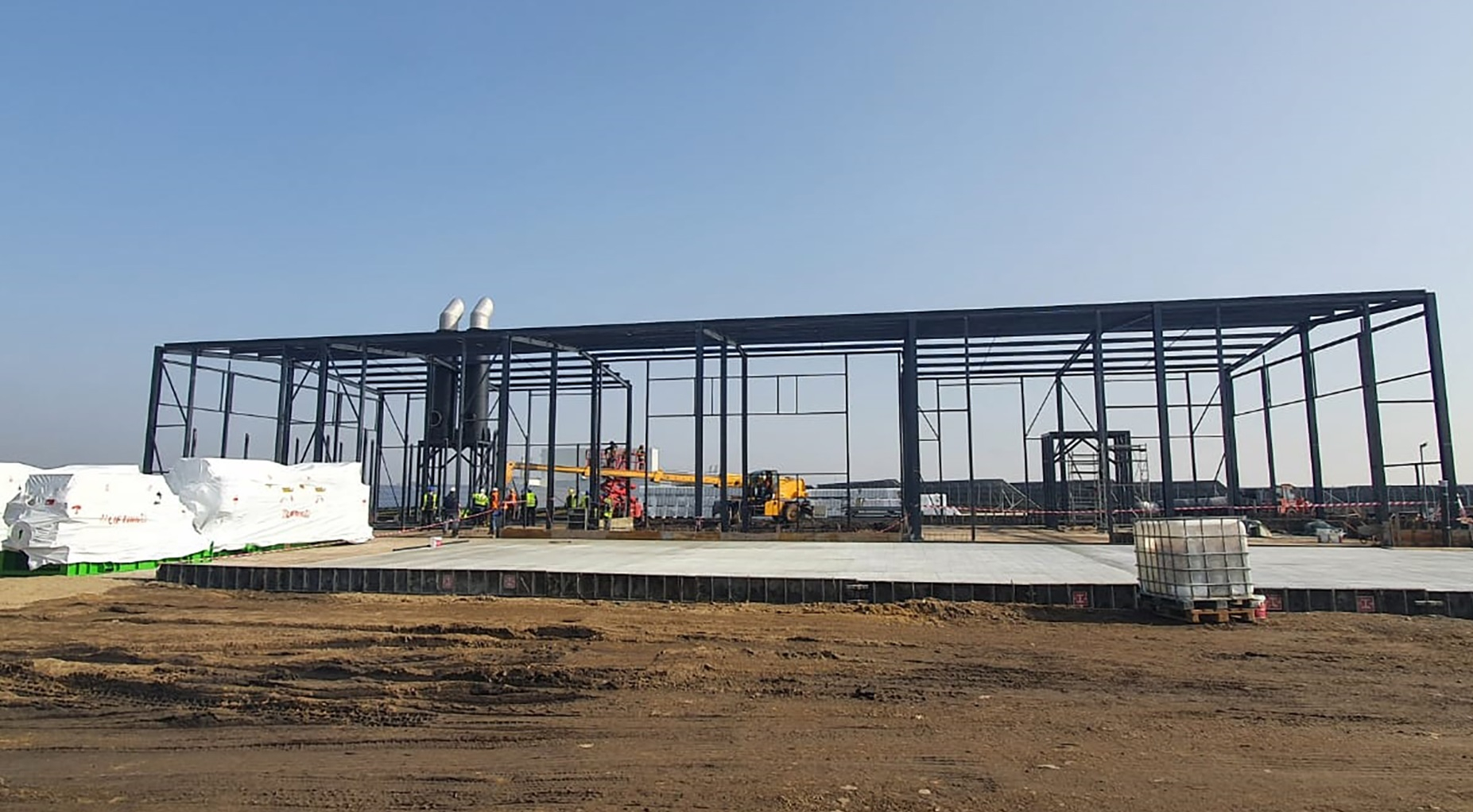 Construction of the steel frame for the Campia Turzii gas peaking plant