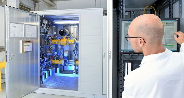Fraunhofer ISE pilot plant feeds hydrogen into the gas grid