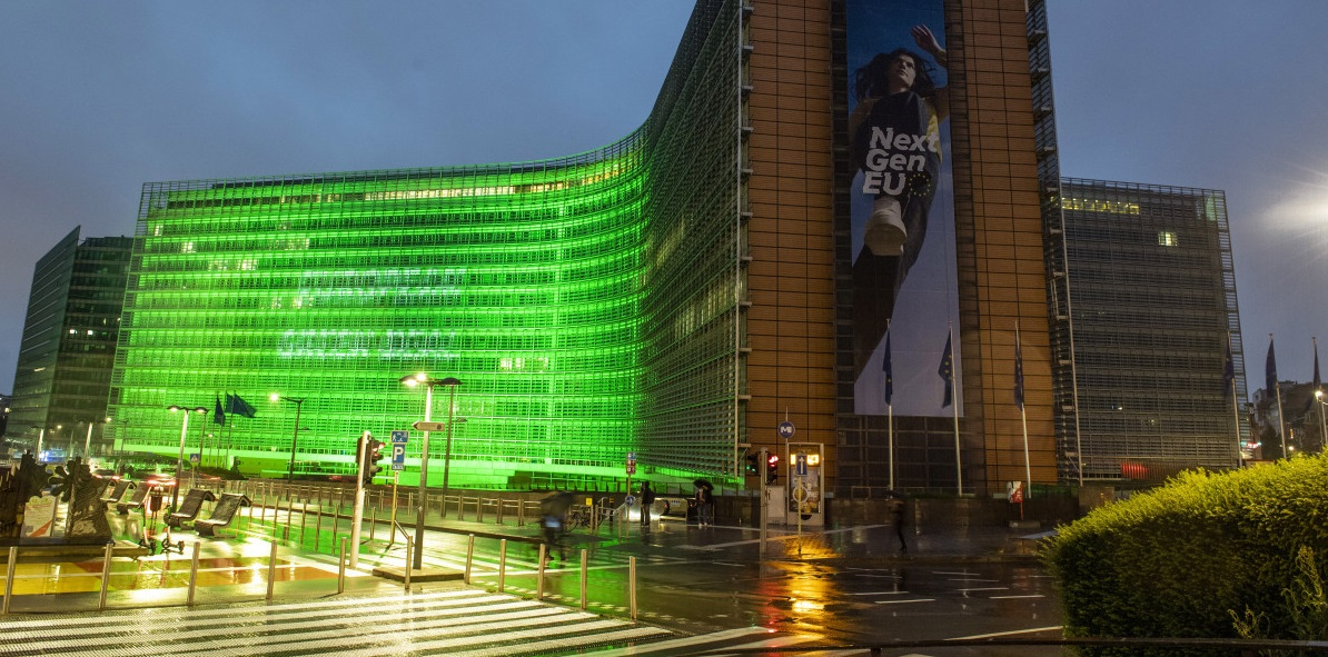 The Commission was lit in green to mark the ‘Fit for 55’ launch
