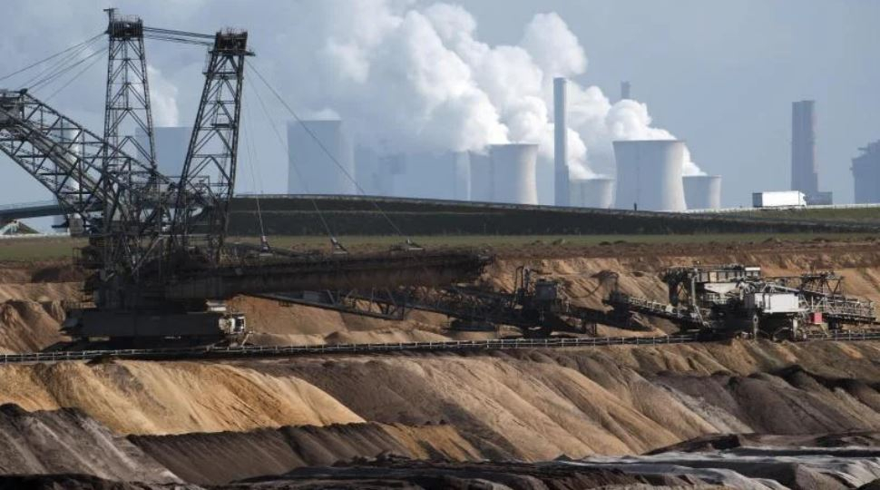 Open-cast lignite mine Garzweiler in Rheinland, part of NRW.