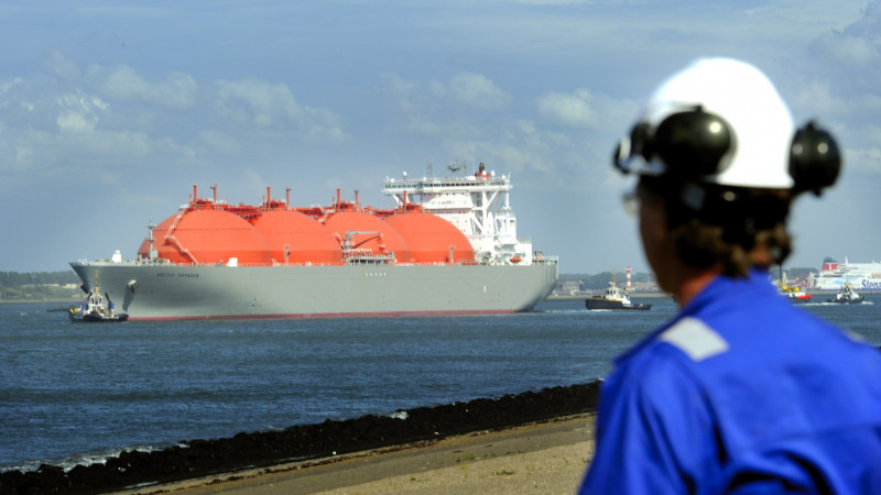 LNG carrier arrives at Rotterdam