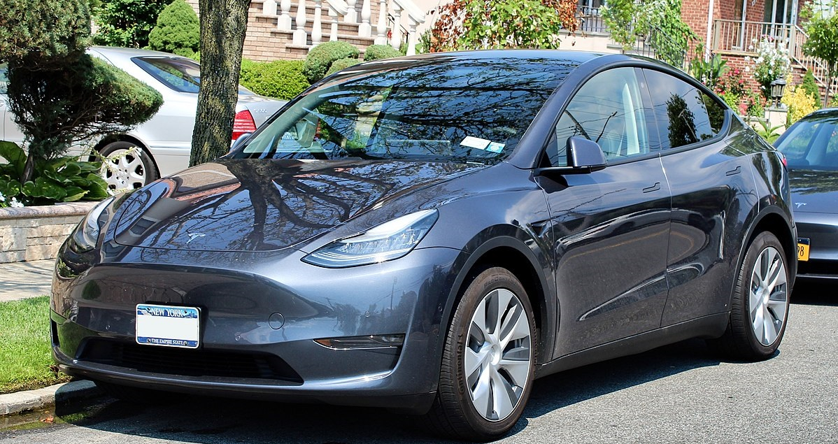 Tesla Model Y features li-ion batteries