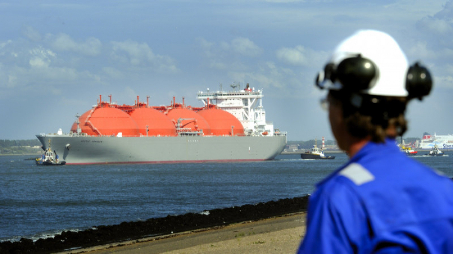 Urgently awaiting LNG
