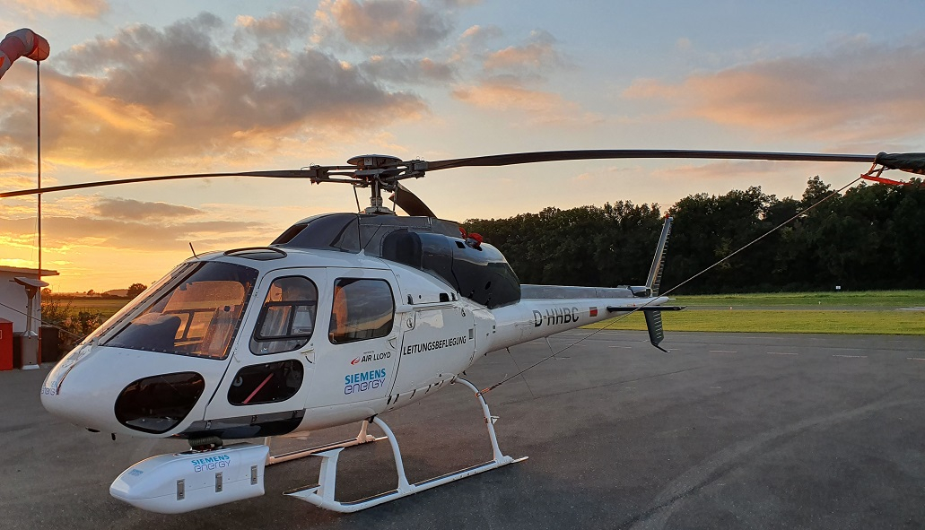 Helicopter equipped with SIEARO system