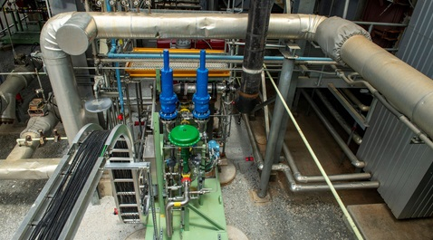 Flow control skid for H2-blending