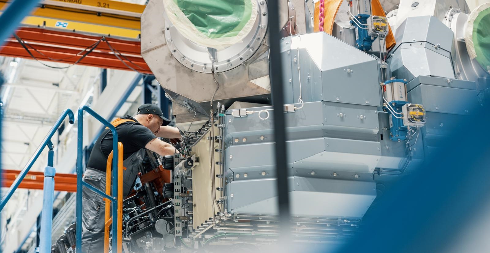 View into Wärtsilä's STH engine assembly line