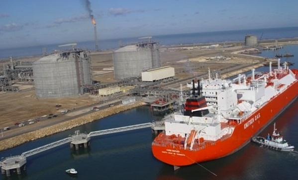 Tanker loading at Damietta LNG