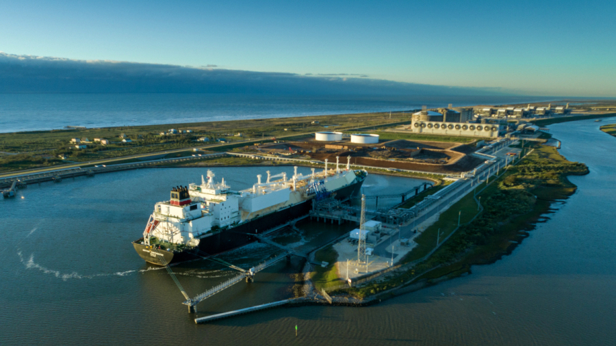 Cargo loading at Freeport LNG, Texas