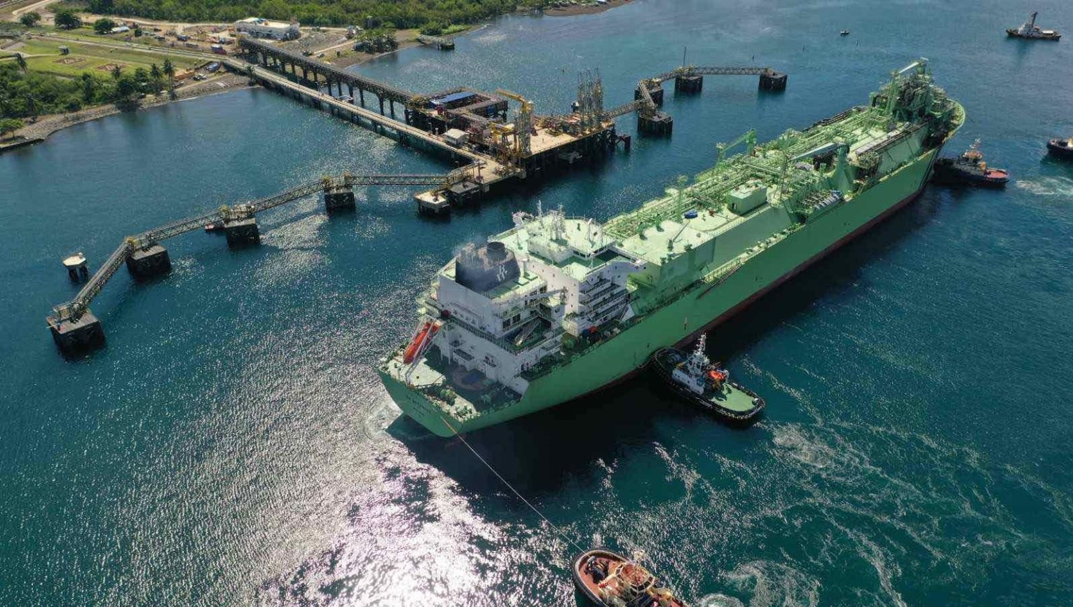 BW Batangas berths at the FGEN LNG terminal