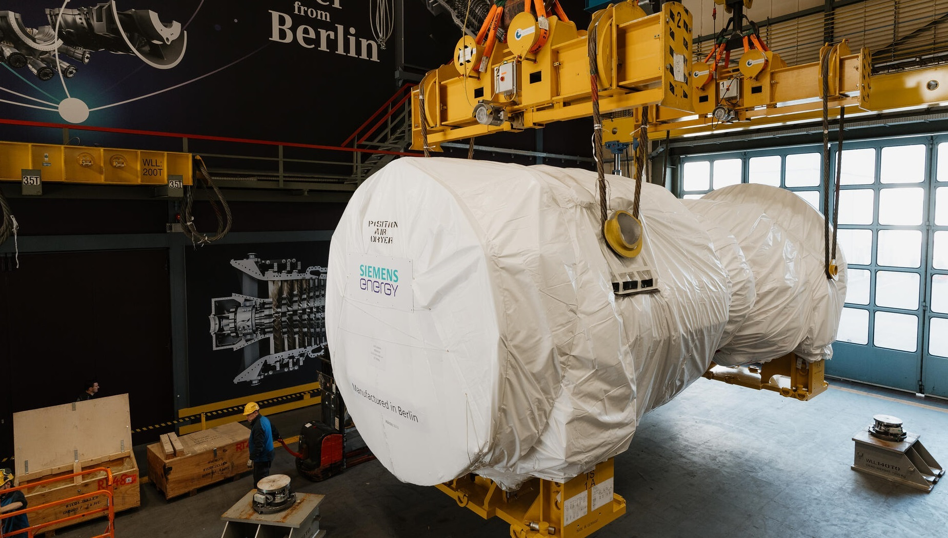 HL-class turbine loaded at the Berlin factory