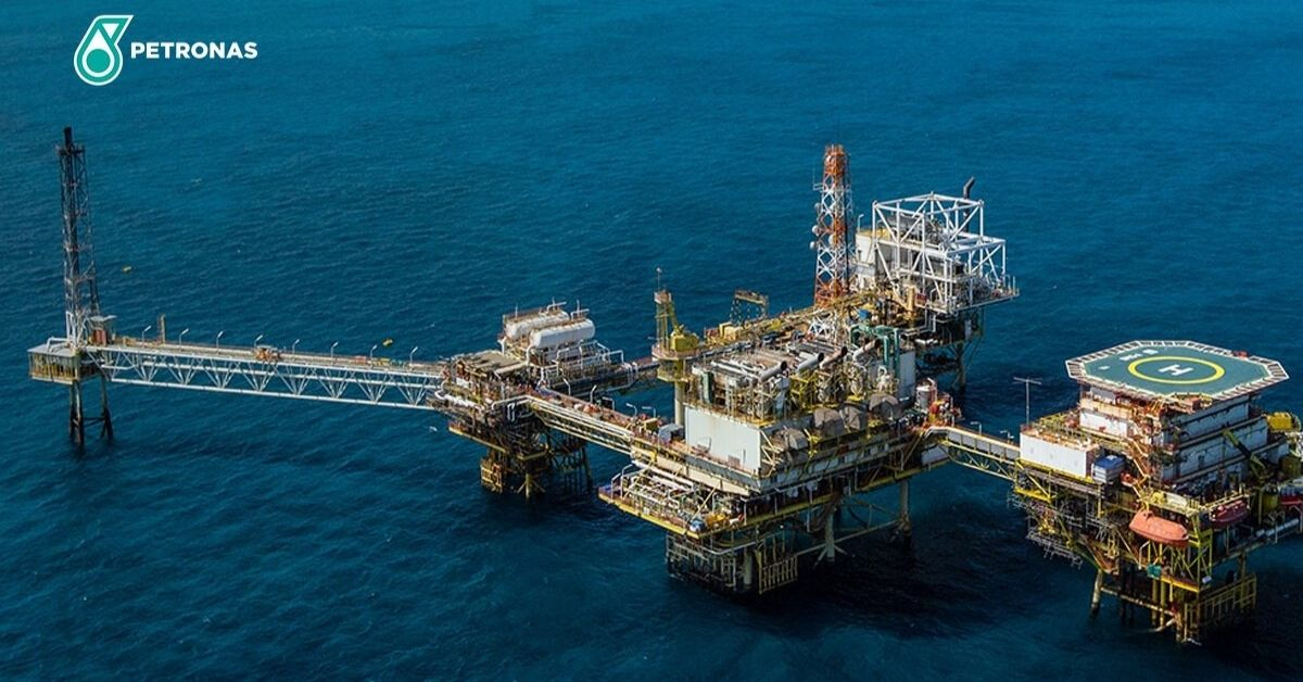Petronas nearshore LNG facility in Sabah, Malaysia.
