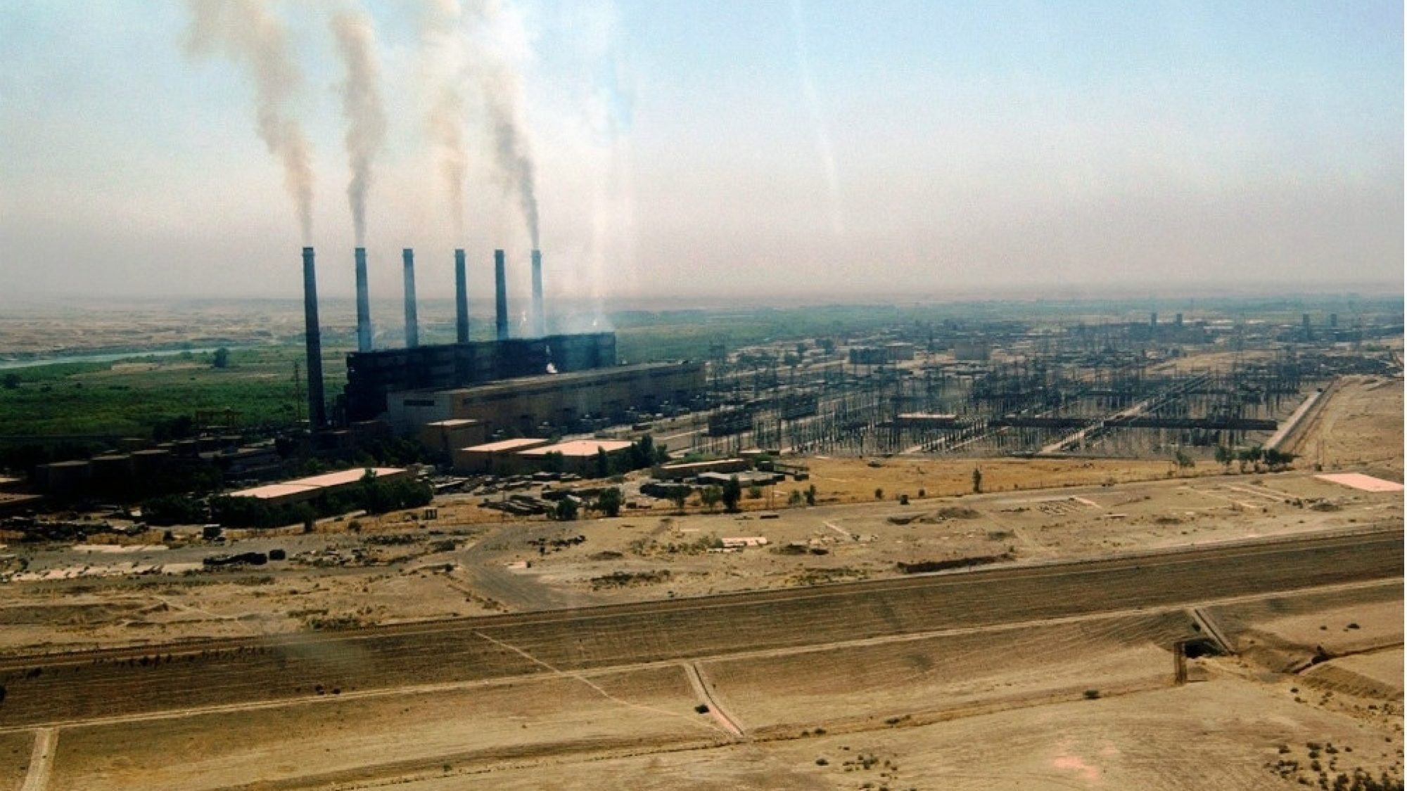 Baiji power station between Baghdad and Mosul