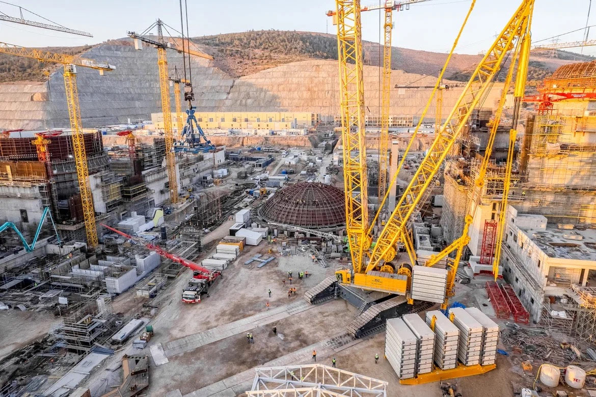 Works to install inner containment dome of Akkuyu reactor