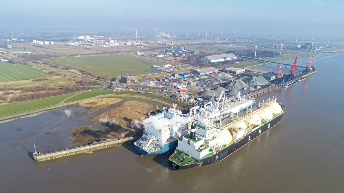 DET-operated Brunsbüttel LNG terminal at the conjunction of river Elbe and Kiel Canal