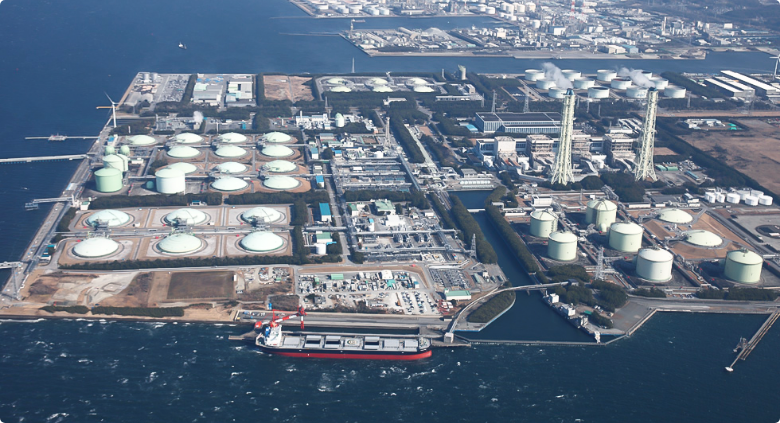 LNG tanker berthing at JERA's Sodegaura power station